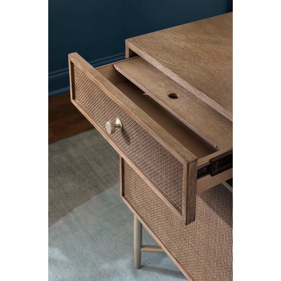 medium wood     
